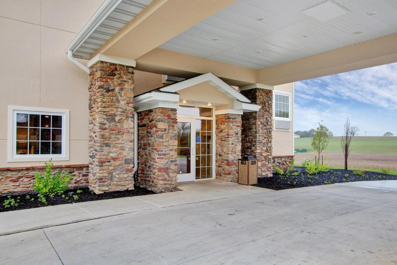 Cobblestone Hotel & Suites - Waynesboro Rouzerville Exterior photo